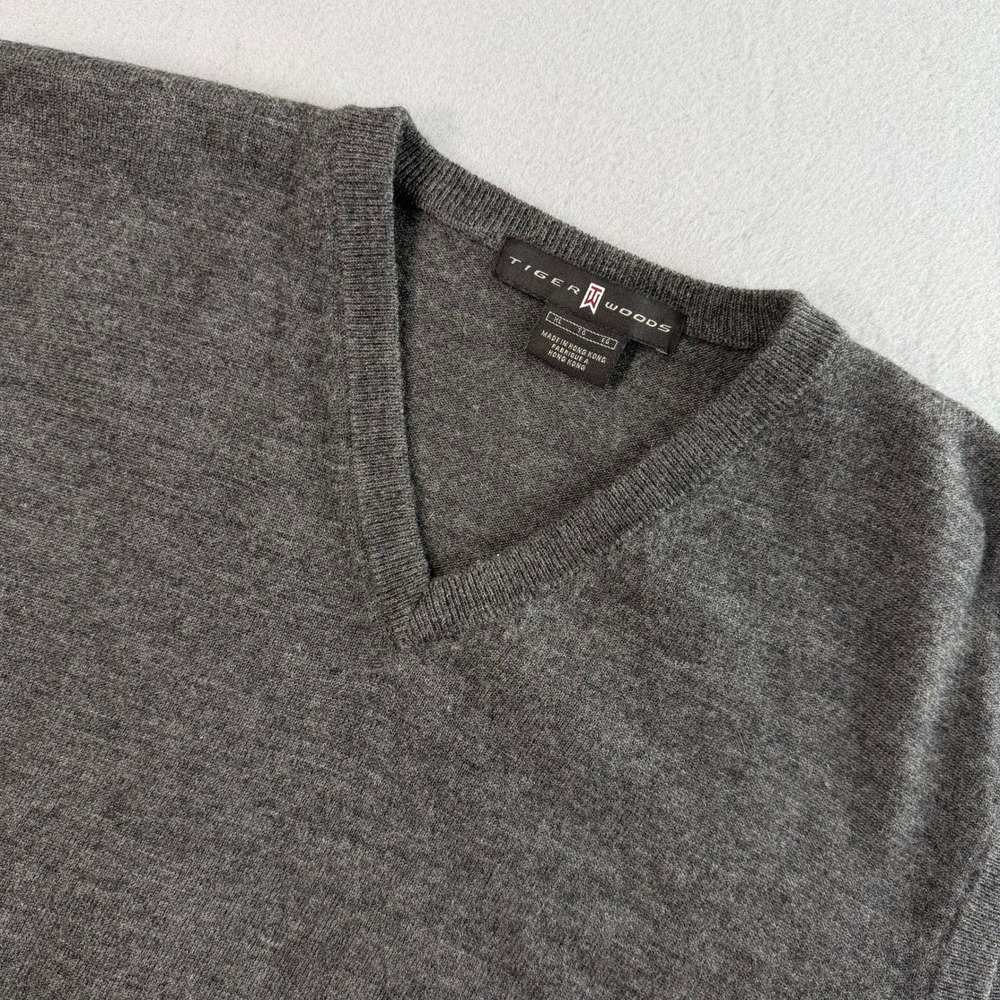 Tiger Woods Sweater Vest Mens XL Grey Merino Wool V-Neck Golf Knit Dark Academia